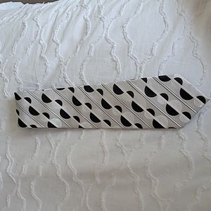 Polka-dot Silver white black tie - Steve Harvey